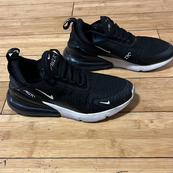 Nike Air Max 270 - Picture 3 of 8